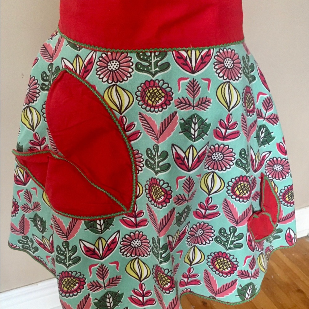 Vintage 1950 1960 Barkcloth Half Apron Tulip Pockets